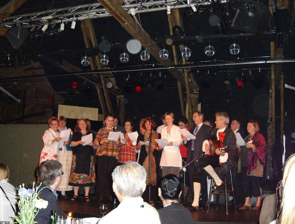 Bellman tribute with chorus