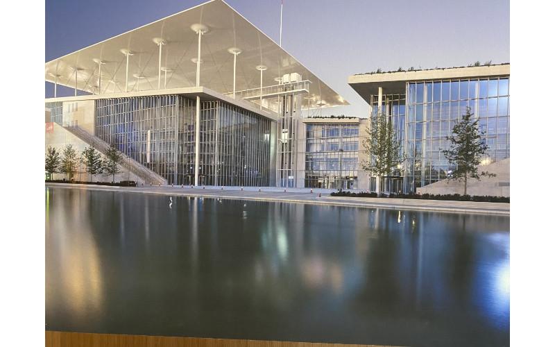 Photo 5. The Opera House (left) and the National Library (right) (image courtesy of Pia Shekhter)