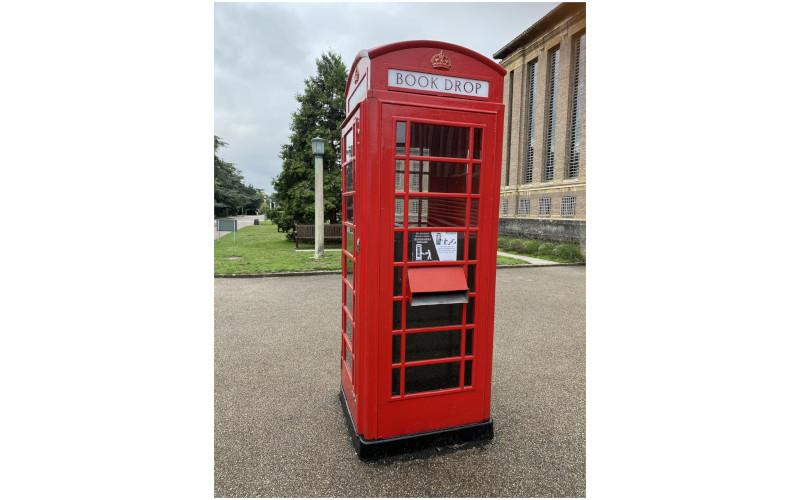 Book drop outside the University Library | ©Pia Shekhter